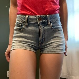 Light wash American Eagle shorts
